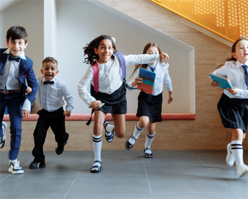 王祖蓝情人节大婚，韩后去角质素打造新娘完美肌底