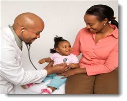 据说穿着白裙子滑滑板的女孩，更容易让男孩子心动，就像她一样