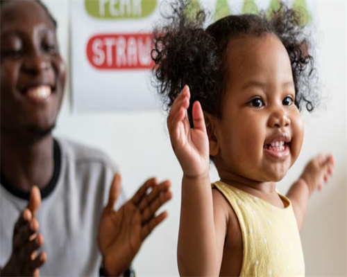 火到天际的Canmake03、香奈儿268眼影评测