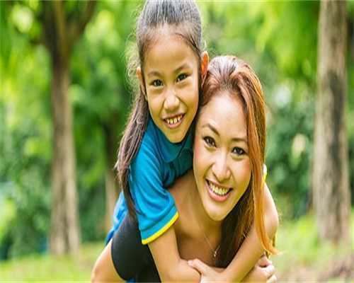 你的第一盘大牌眼影就入它！四色全能物尽其用！#Chanel