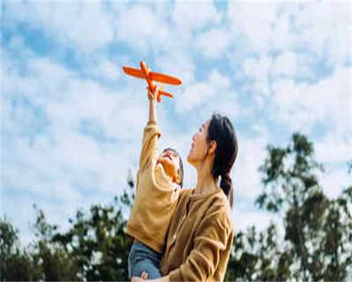 聚乙二醇（Polyethylene glycol，简称PEG），是一种高分子聚合物