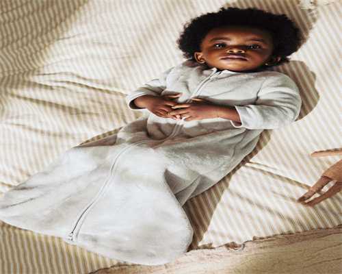 Â•≥ÊòüÈáëÈ´òÈì∂„ÄäW„ÄãÂºÄÂπ¥ÂàäÂ∞ÅÈù¢ÔºåÁü≠ÂèëÁÉüÁÜèÂ¶ÜË∂ÖÈÖ∑È¶ôÂ•àÂÑøÂ•≥ÈÉé